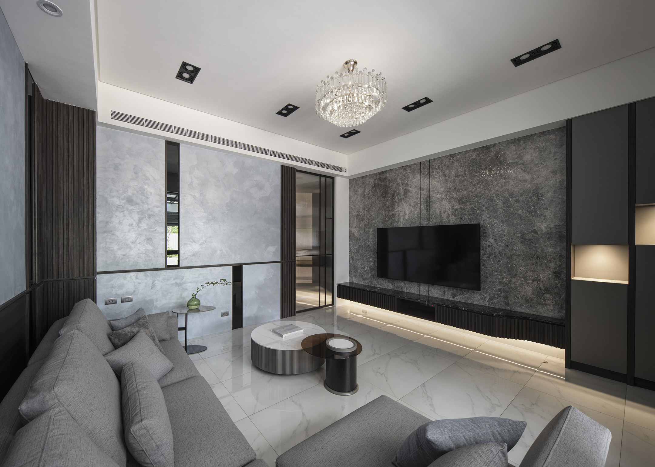 「專訪」靜夜如水，光影迴旋映於靜謐時刻！雲林 80 坪輕奢透天