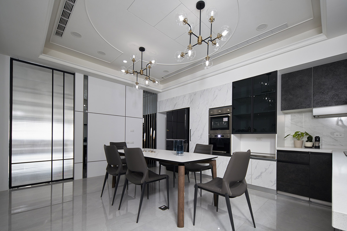 「專訪」勾勒石紋與線板，讓日常閃耀於內心！雲林 138 坪自地自建退休宅